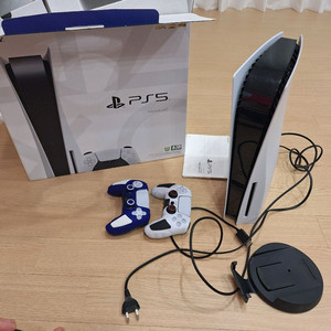 플레이스테이션5 디스크 에디션 본체와 듀얼센스 컨트롤러2개 마산 창원 진해