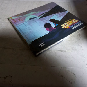 스티븐 유니버스 아트 앤 오리진스 이물질 묻지 않게 비닐포장 되어 있습니다