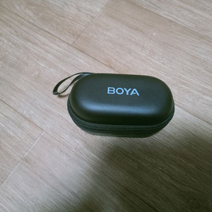 핀마이크 BOYA Omic D/U와 리모컨 휴대폰 태블릿 거치대 팝니다.