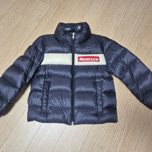 정품 몽클레어 키즈 패딩.
