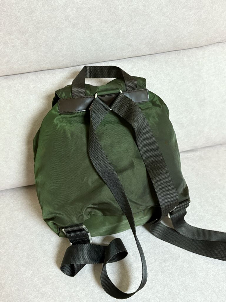 프라다 포코노 나일론 백팩 카키 스몰 이미지