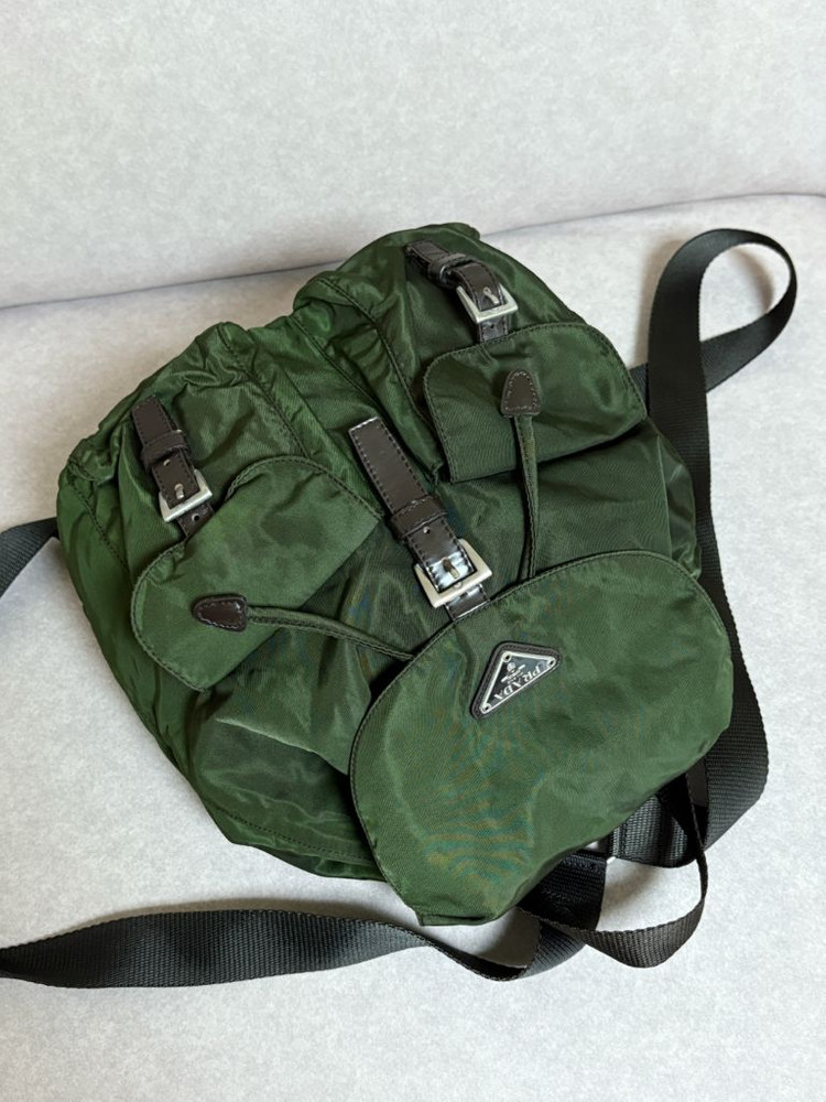 프라다 포코노 나일론 백팩 카키 스몰 이미지