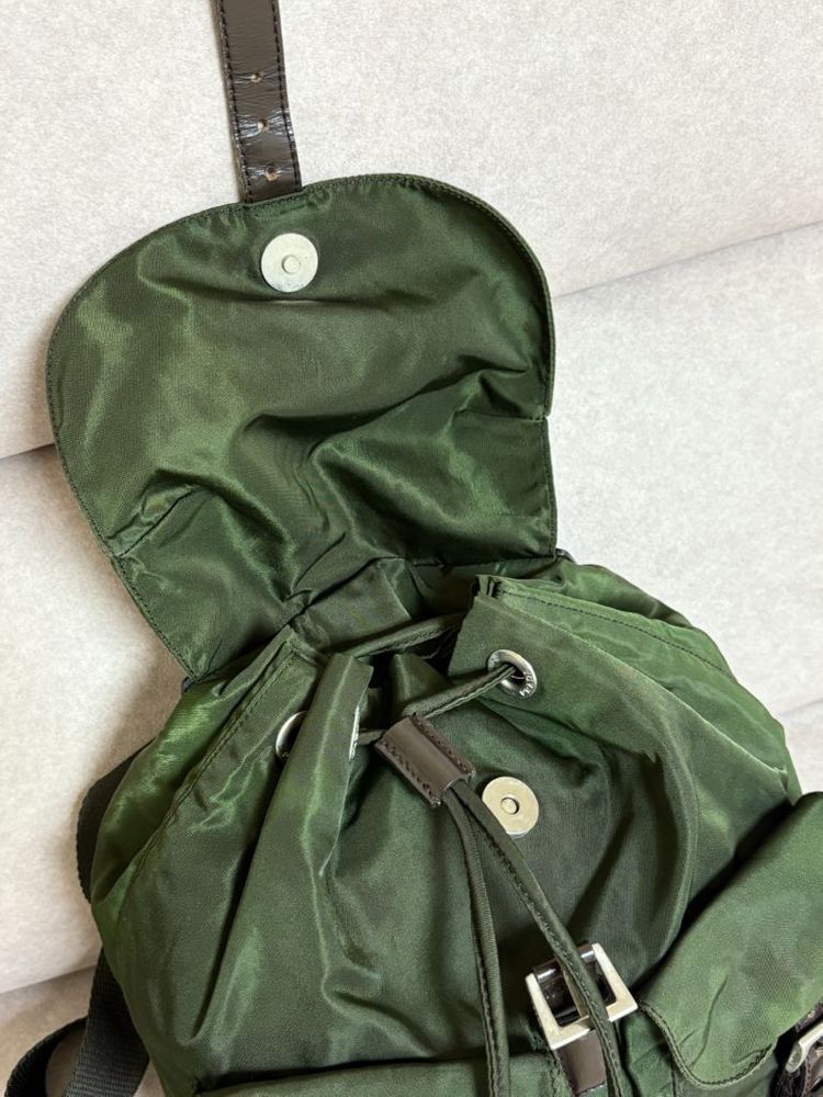 프라다 포코노 나일론 백팩 카키 스몰 이미지