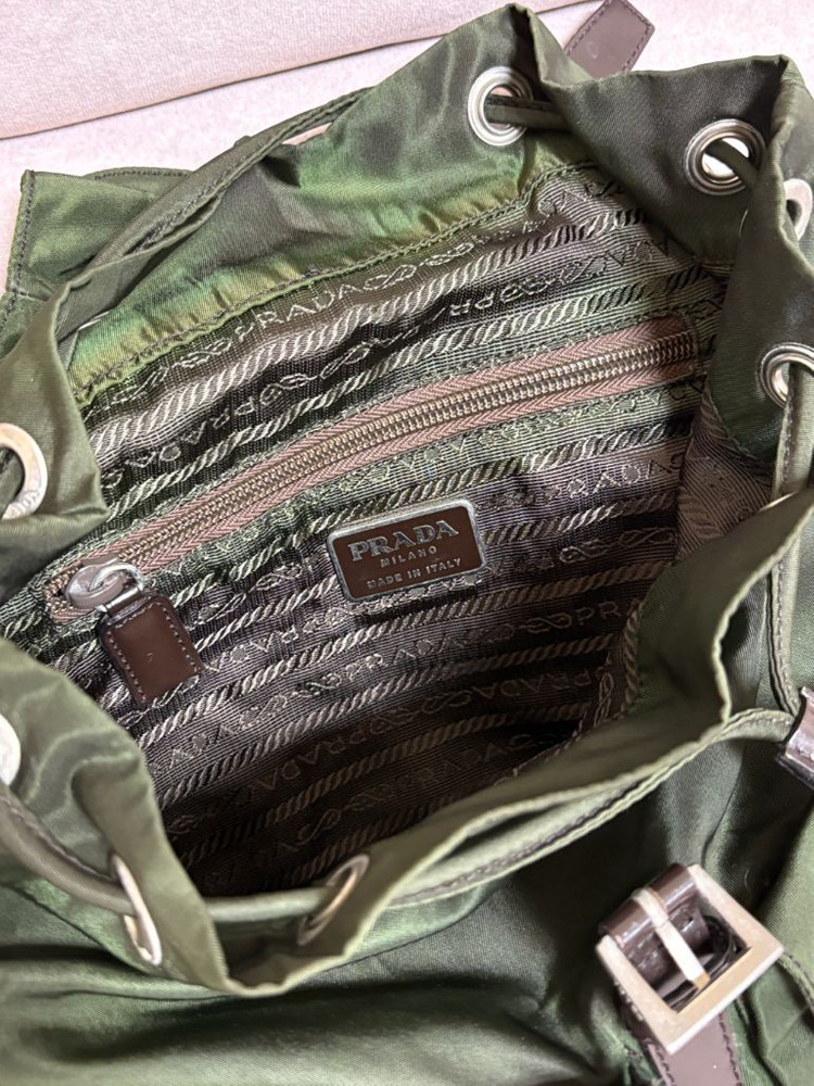 프라다 포코노 나일론 백팩 카키 스몰 이미지