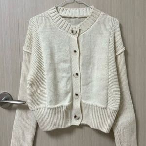 두툼한 아이보리 니트 가디건