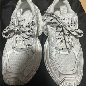 발렌시아가 6xl 화이트 43 이미지