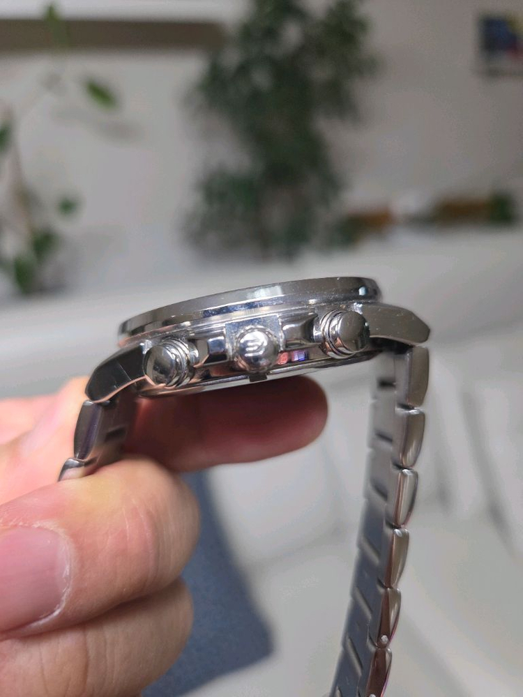 카시오 에디파이스 EFR-563D-2AVDF--1