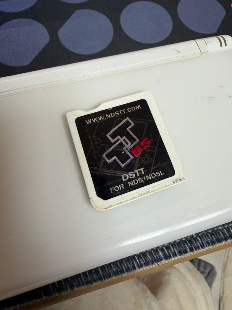 닌텐도 ds lite 화이트 + DSTT + 뉴슈마칩 일괄 12--5