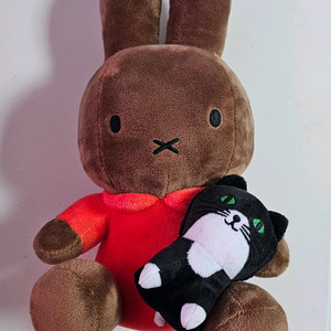 정품 고양이 안은 태닝 브라운 미피 인형 중형 (택O)