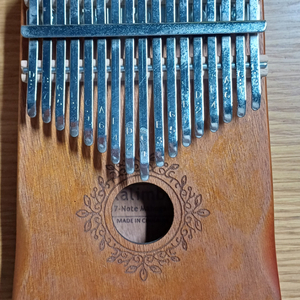 우드 칼림바 17건반