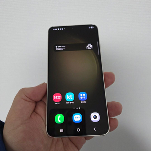 갤럭시 S23 크림 256기가 SS급 팔아요~