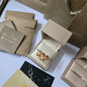 불가리 비제로원 1밴드 골드 다이아 커플 웨딩밴드 판매해요 이미지