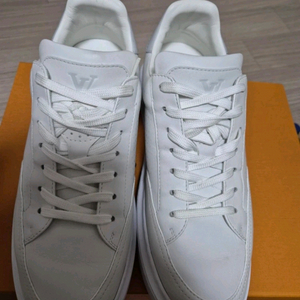 루이비통 남성 스니커즈 화이트