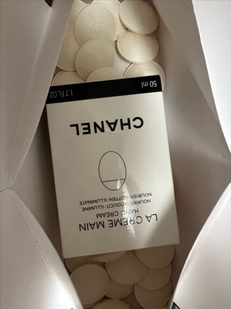 (선물포장) 샤넬 라 크렘 망 핸드크림 50ml 새상품 이미지