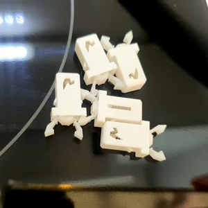 푸쉬형 휴지통(쓰레기통),선글라스 케이스등 여닫이(푸쉬 버클)