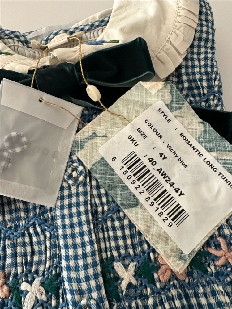 [새상품] 봉주르다이어리 로맨틱 롱튜닉 4y--4