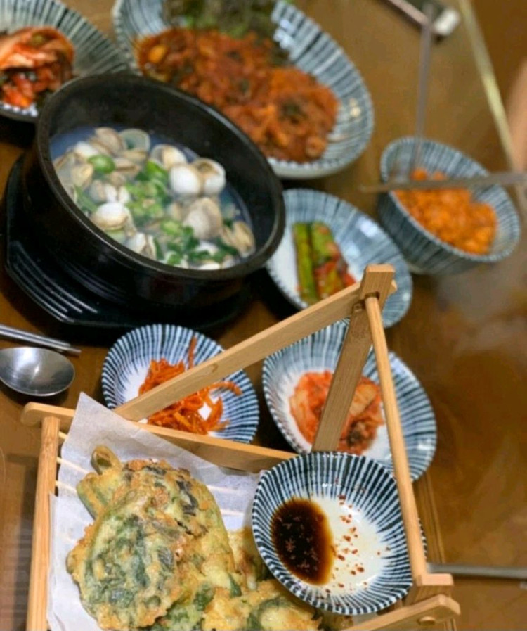 예쁜 플레이팅 그릇 이미지