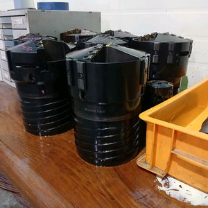 디폴기절삭공구만 판매금액 1억원입니다. 범용선반, nc선반,보링기,프레나밀러, 범용터닝, 수평드릴링머신