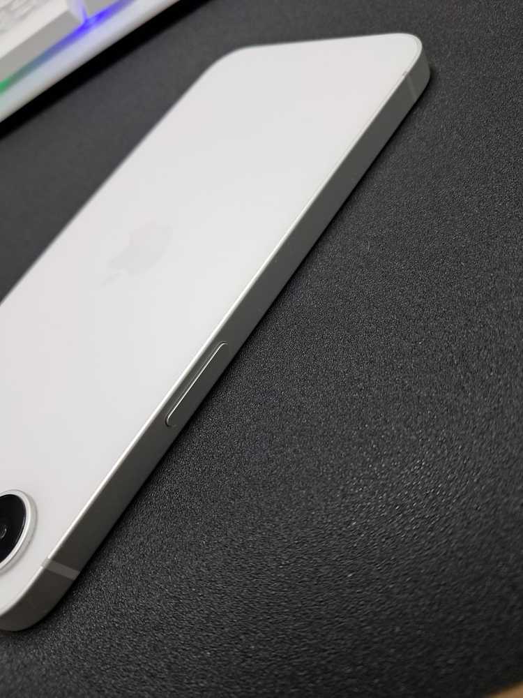 아이폰16E 256기가 화이트 배터리성능100% 공기계 중고폰 최저가 알뜰폰 서브폰--3