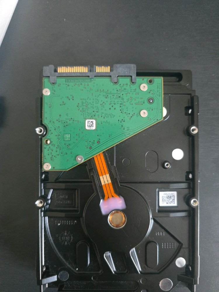 시게이트 4tb nas hdd (st4000vn000)--1