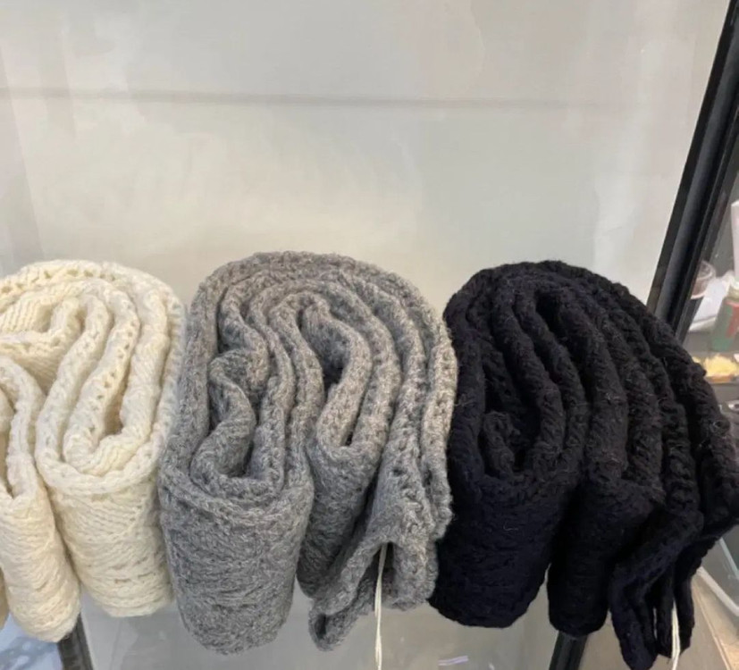 마크들리딥뮤즈조이드비비에미닝아웃모어댄예스터데이아뜰리에에디션아키텍트모노심슨미뉴에트므앤아루드그랑블룸비애브선트마인디드라룸--5