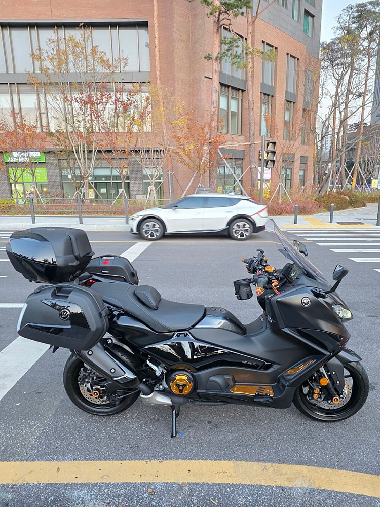 2024년10월식 야마하 티맥스560 팝니다 이미지