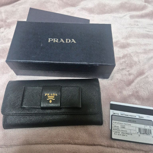 사피아노 레더 장지갑 프라다