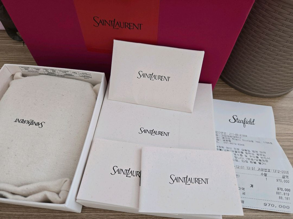 [새상품]생로랑마틀라세 카산드라 까레 지갑 (블랙)--2