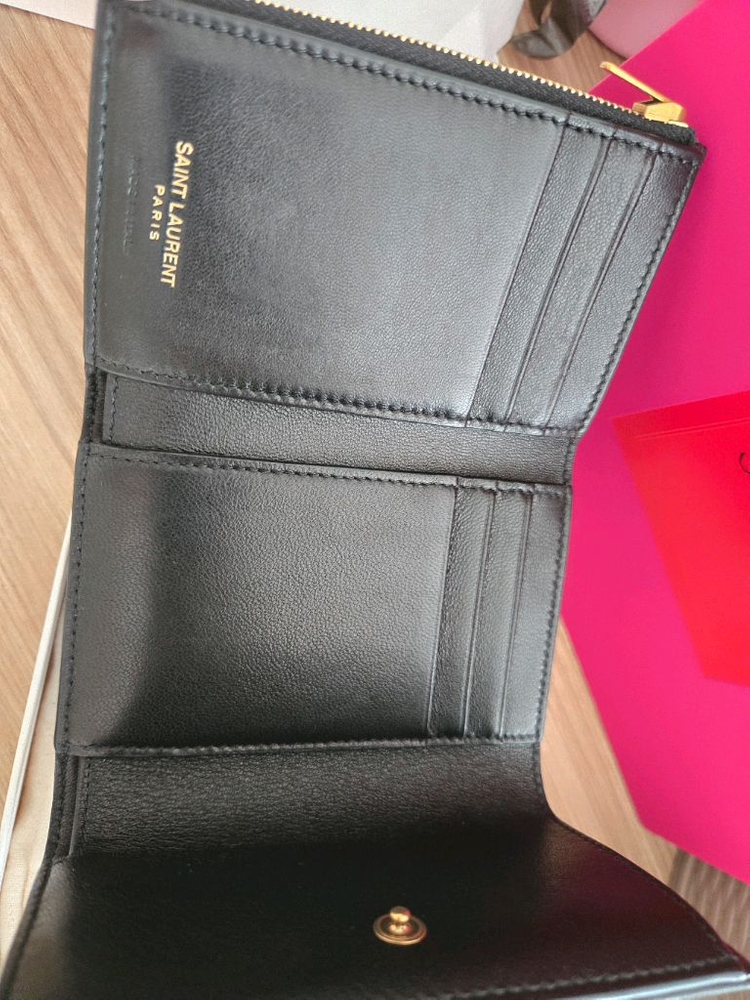 [새상품]생로랑마틀라세 카산드라 까레 지갑 (블랙)--6