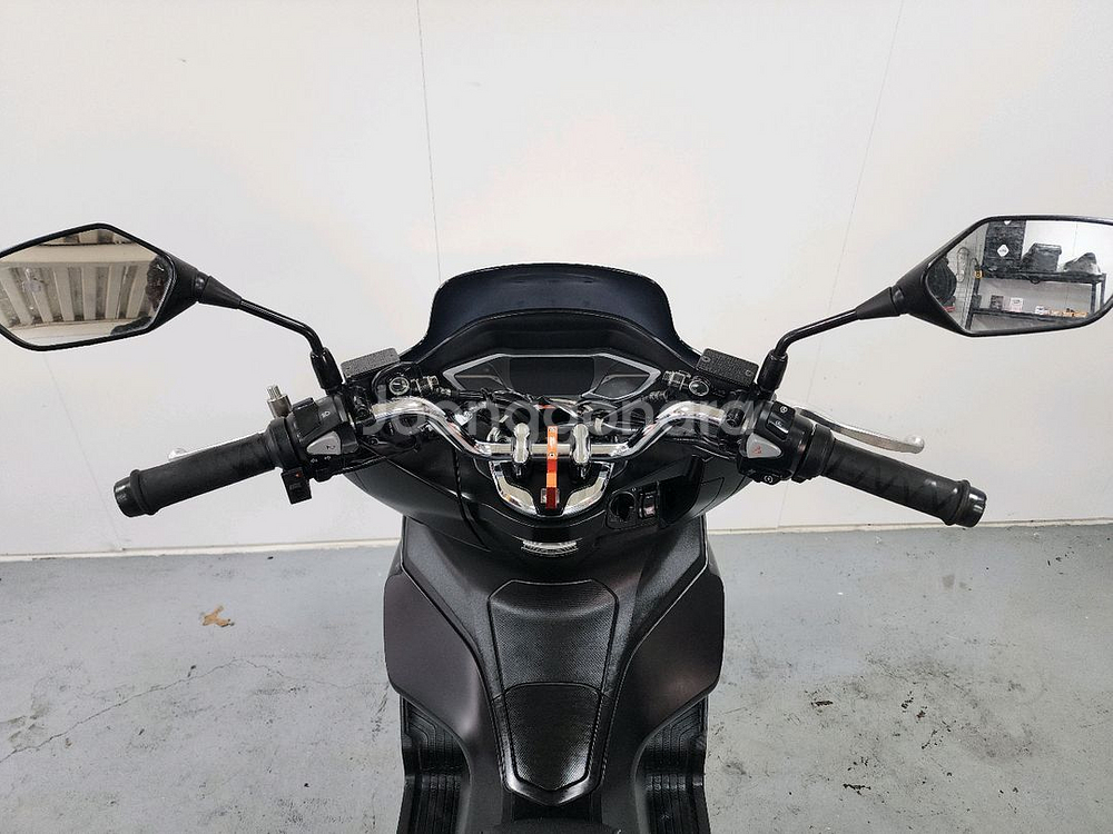 PCX125 24년식 ABS TCS 신차급 컨디션--5