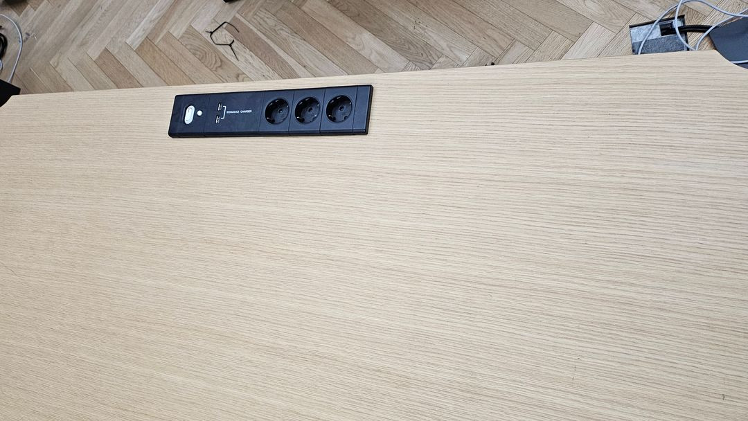 우피아전동 높이조절 책상1500--3