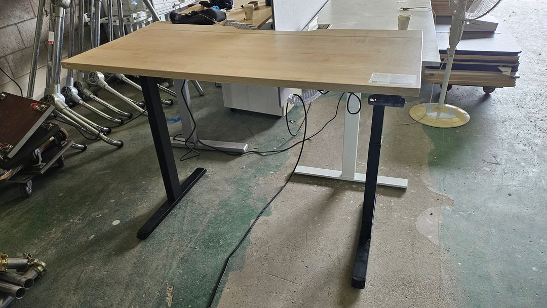 데스커 전동 높이조절 책상 컨트롤스위치 DSDM 1400--1