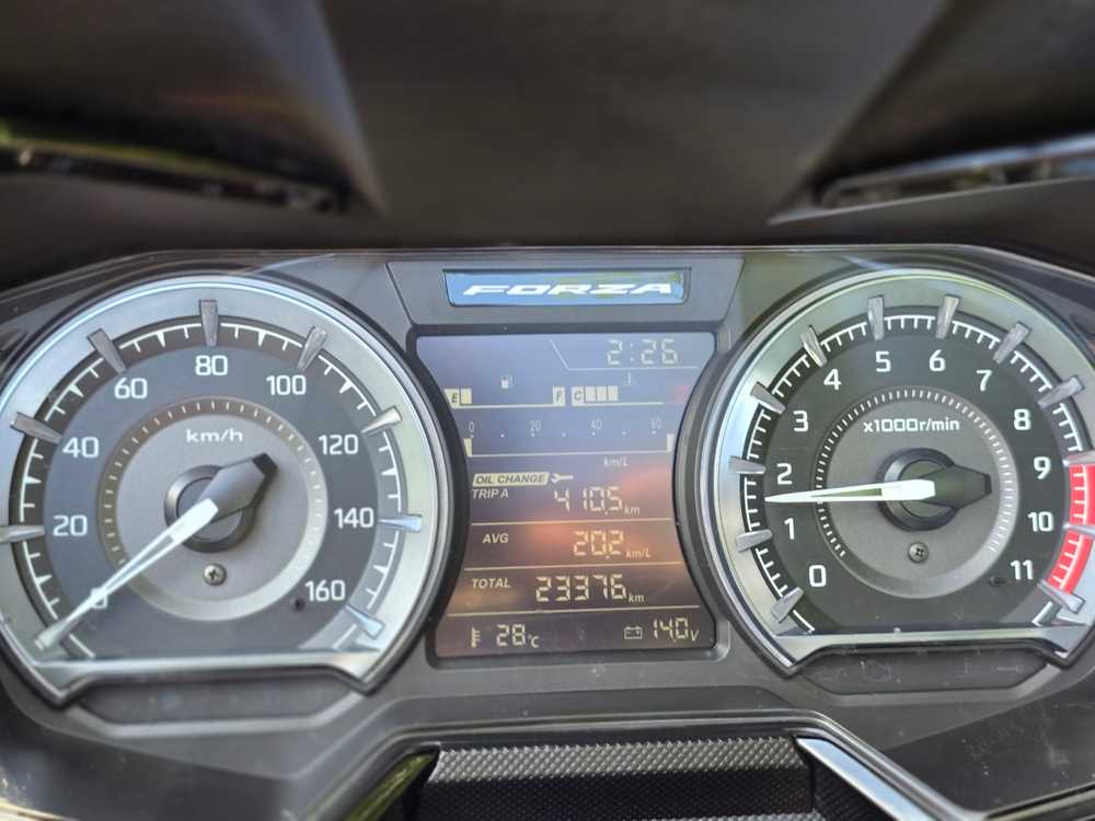 혼다 포르자 350 24년식 짧은키로수 차량 판매합니다--6