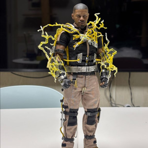 핫토이 일렉트로 팝니다.