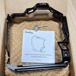 캐논 스몰리그 SmallRig 3464B EOS R5 R6 풀케이지 (BG-R10사용가능) 팝니다.