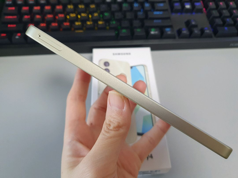 갤럭시 버디4 / 128GB / 골드 이미지