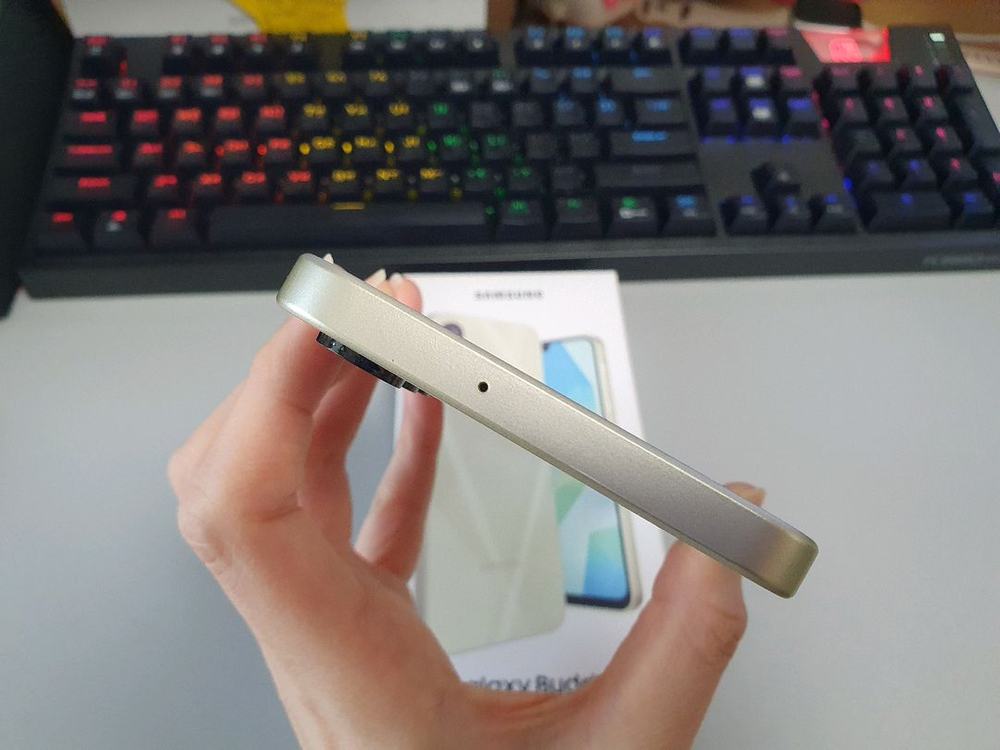 갤럭시 버디4 / 128GB / 골드 이미지