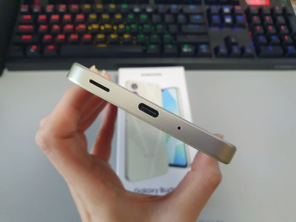 갤럭시 버디4 / 128GB / 골드 이미지