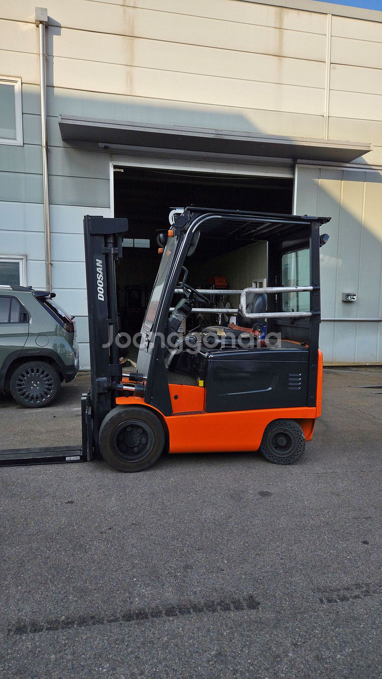 두산2톤 b20s-5 중고지게차 판매--3