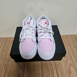 나이키 에어 조던 1 로우 핑크 235