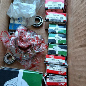 범용선반 이나 nc선반 방진구 베어링 판매합니다. 일괄 60만원입니다.