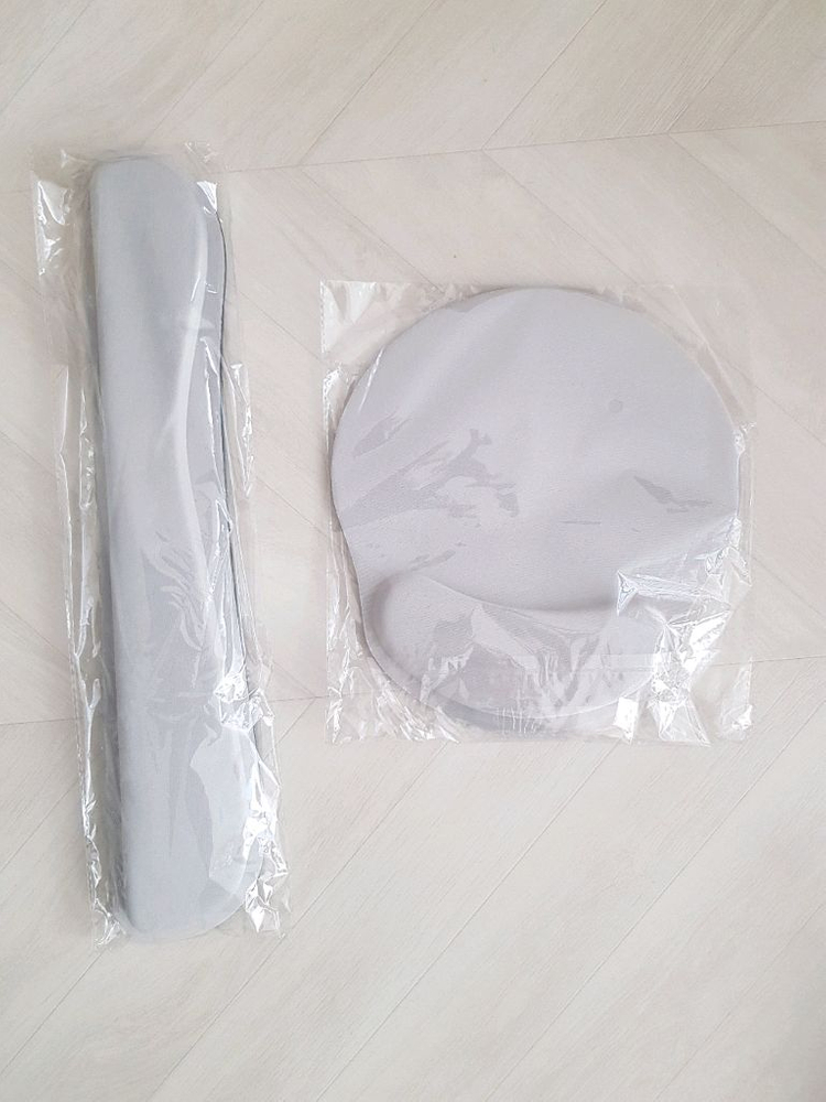 편한 메모리폼 키보드 마우스 손목받침대 패드 세트 그레이색상--1