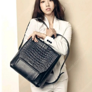 박신혜 브루노말리 크러커다일 악어 디자인 가죽 가방 백팩 빈티지 가방