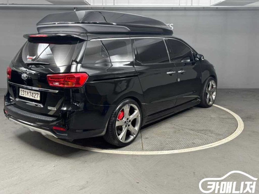 [기아]더 뉴 카니발 디젤 9인승 하이리무진(특장업체) (9인승) #2026년특가 이미지