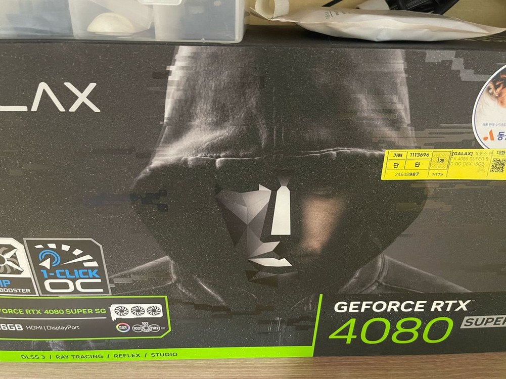 RTX 4080 Super 그래픽카드--3