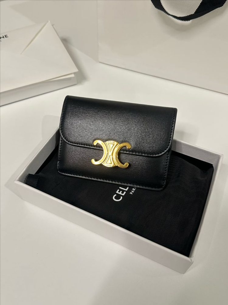 셀린느 트리옹프 플랩 카드지갑--1