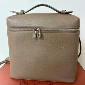 로로피아나 엑스트라 백팩