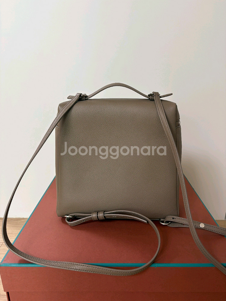 로로피아나 엑스트라 백팩--1