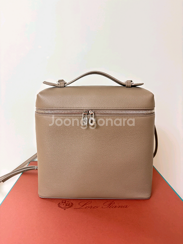 로로피아나 엑스트라 백팩--5