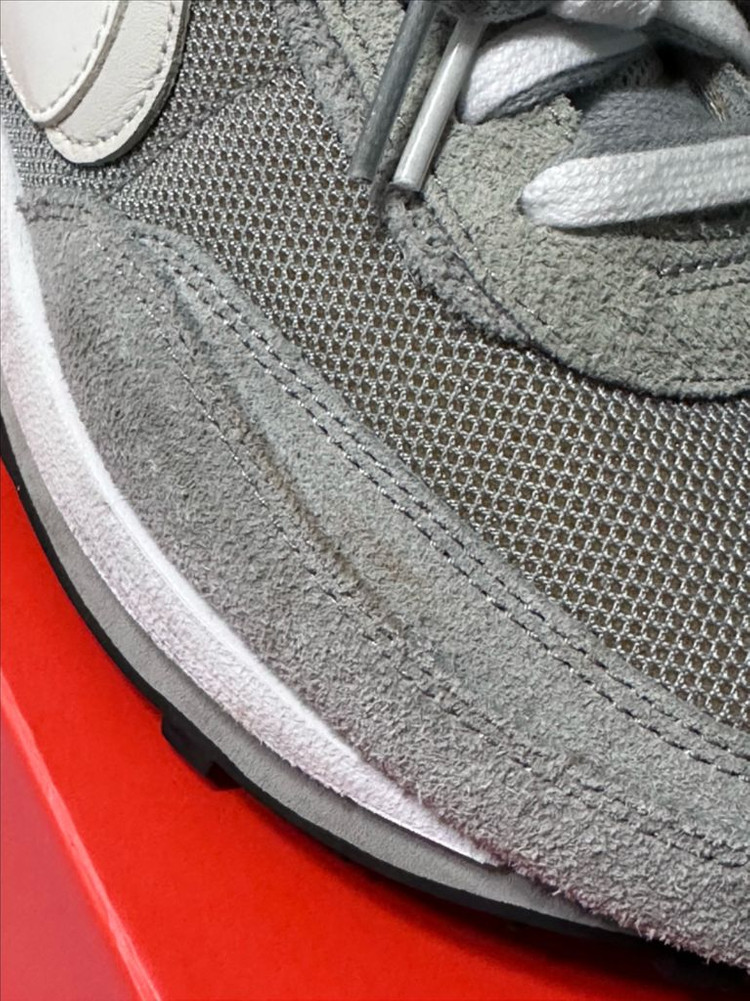 나이키 x 사카이 x 프라그먼트 LD와플 라이트 스모크 그레이265 이미지